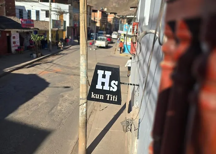 ホステル Kun Titi *